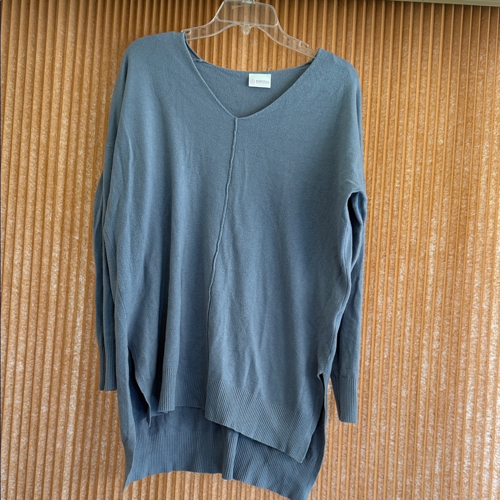 Essential Bodywear Women's V-Neck Blue Sweater Size S